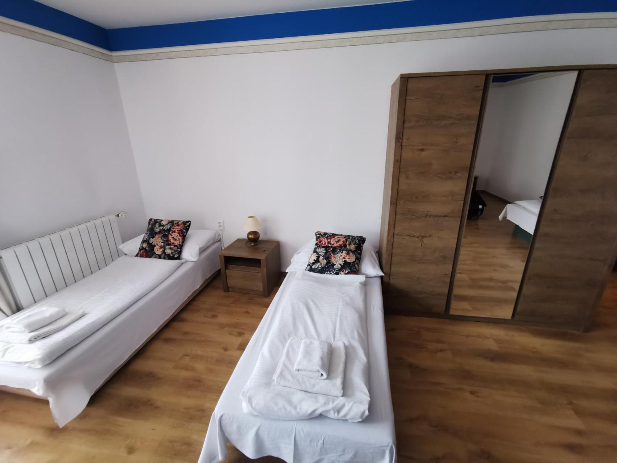 Hotel Diana Nové Mesto nad Váhom Zimmer foto
