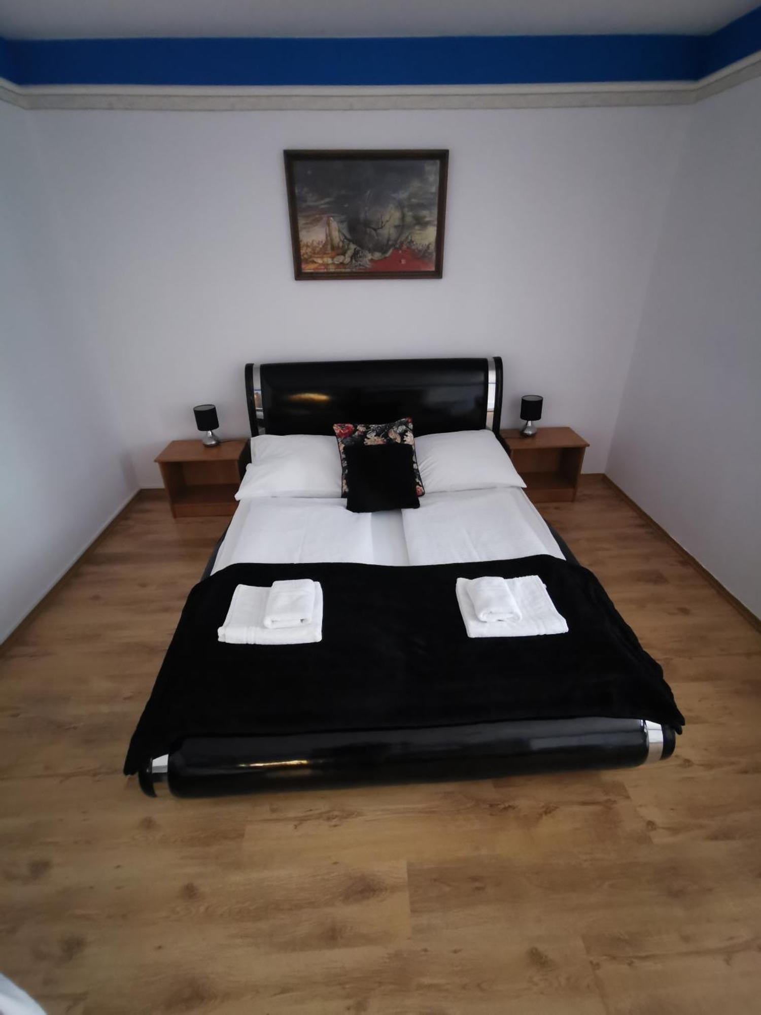 Hotel Diana Nové Mesto nad Váhom Zimmer foto