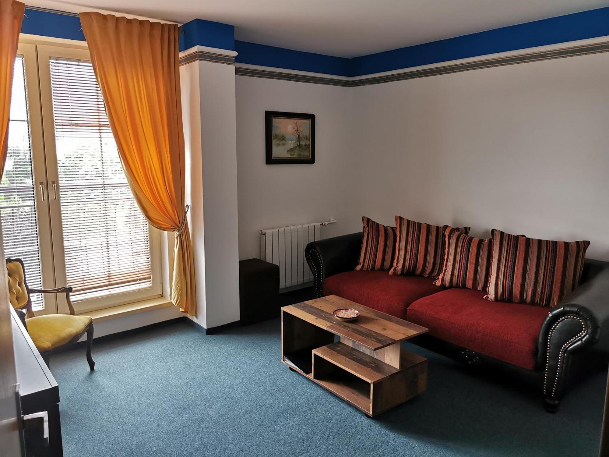 Hotel Diana Nové Mesto nad Váhom Zimmer foto